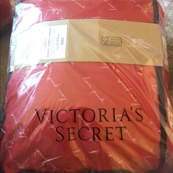 Pink Victoria’s Secret Cozy Sherpa Cardigan Set NWT - Picture 4 of 7